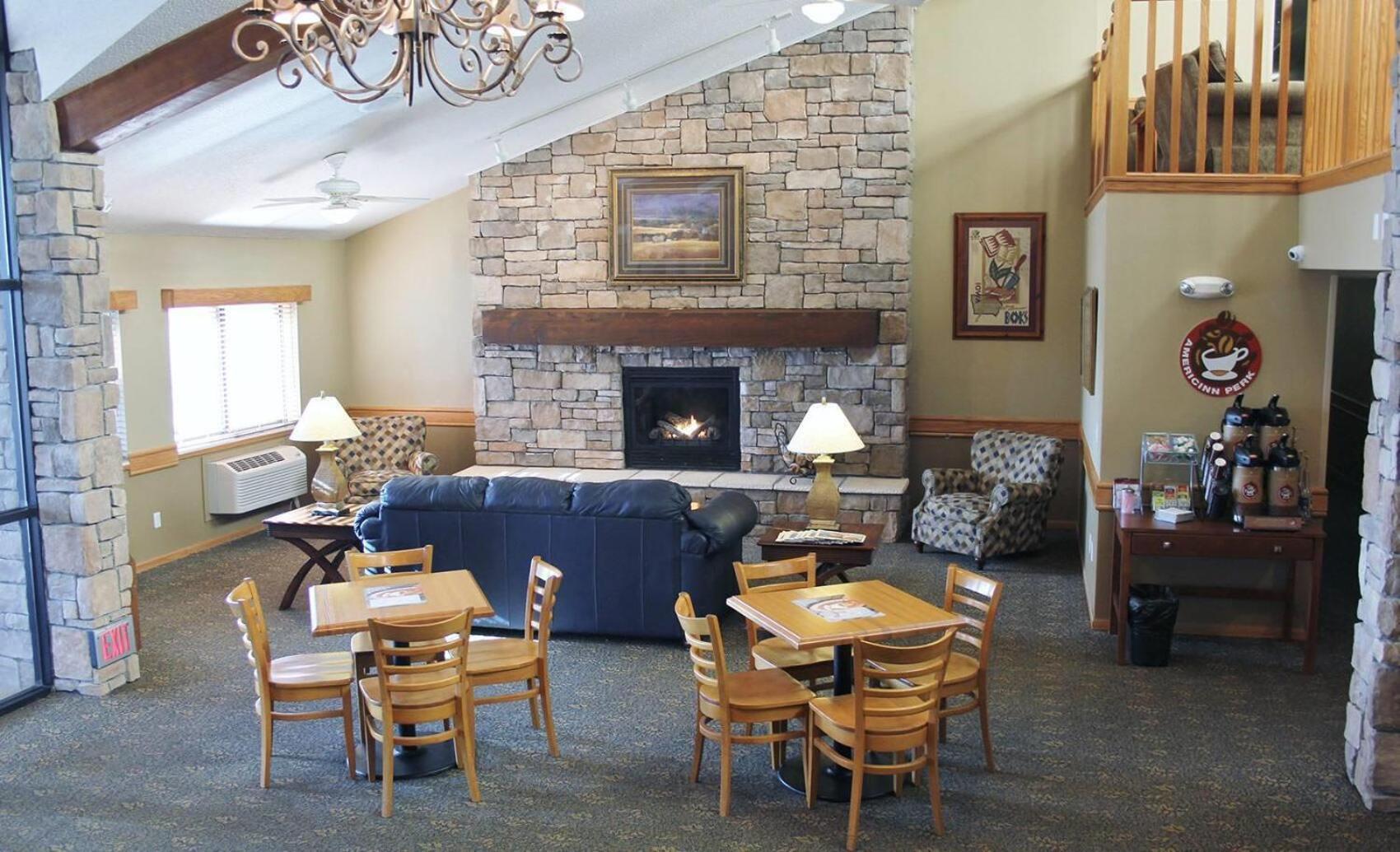 Americinn By Wyndham Cedar Rapids Airport Exterior foto
